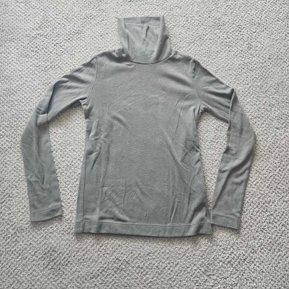 UNIQLO Heattech Turtleneck Long-Sleeve T-Shirt Sage Green XXS